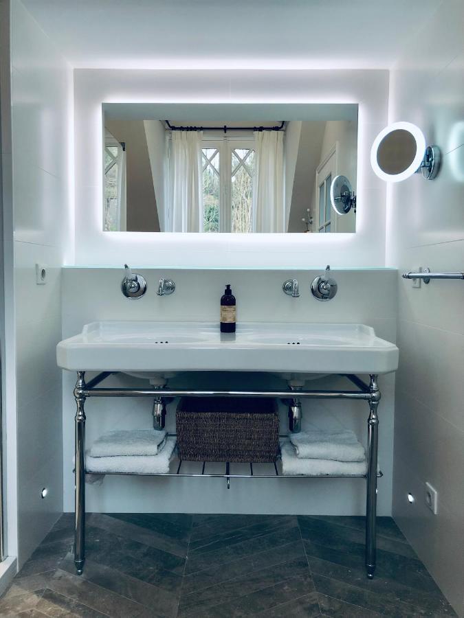 Orpheus Lodge 吉维尼 外观 照片