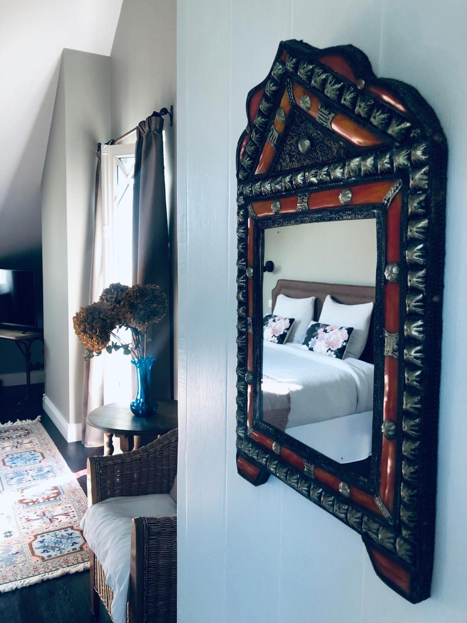 Orpheus Lodge 吉维尼 外观 照片